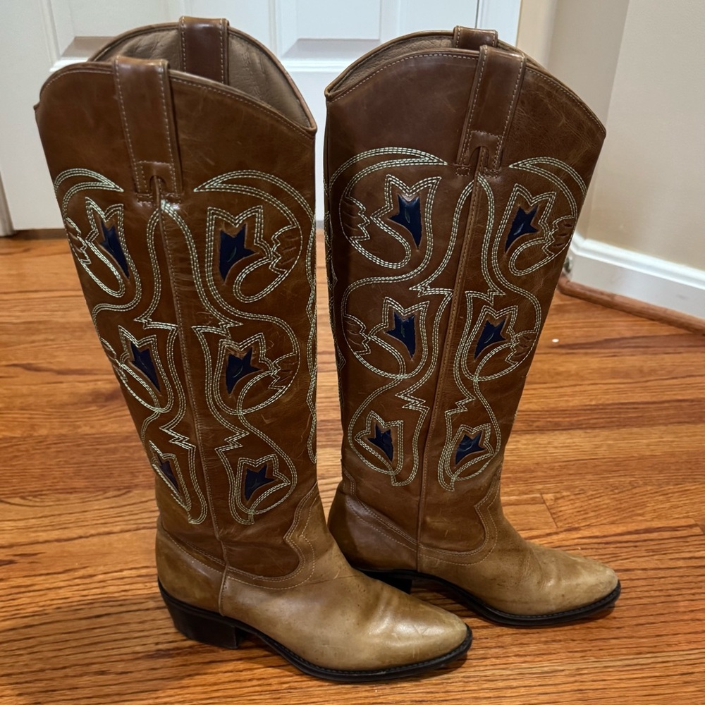 Brown Leather Cowboy Boots with Beautifully Embroidery and fully lined. Size 8M - Picture 2 of 10